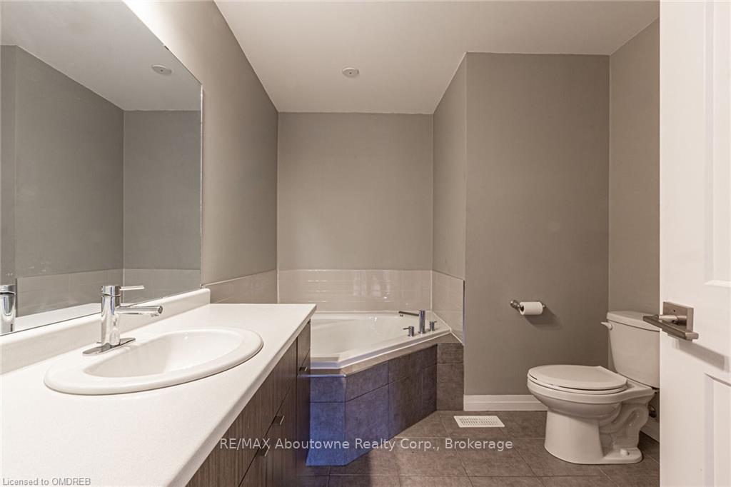 Photo 12 of Unit 25, 30 Times Square Blvd, Hamilton, Stoney Creek Mountain — HOMEH