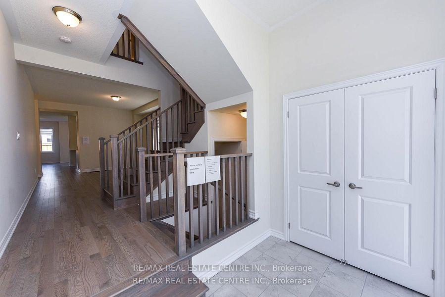 Photo 3 of 611 Bearberry Place, Milton, Cobban — HOMEH