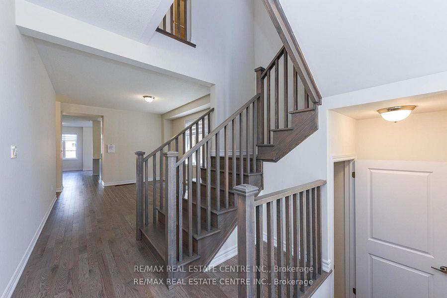 Photo 4 of 611 Bearberry Place, Milton, Cobban — HOMEH