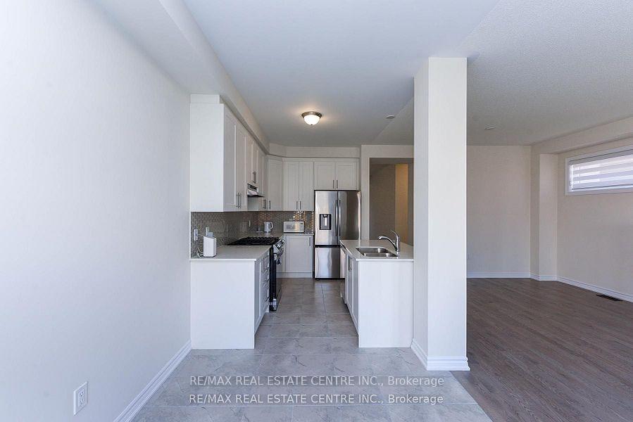 Photo 14 of 611 Bearberry Place, Milton, Cobban — HOMEH