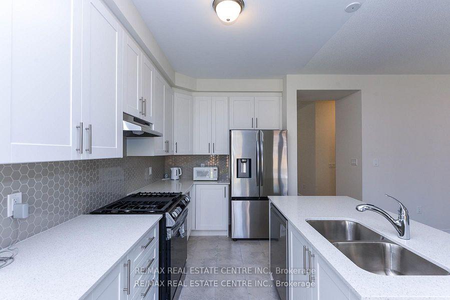 Photo 34 of 611 Bearberry Place, Milton, Cobban — HOMEH