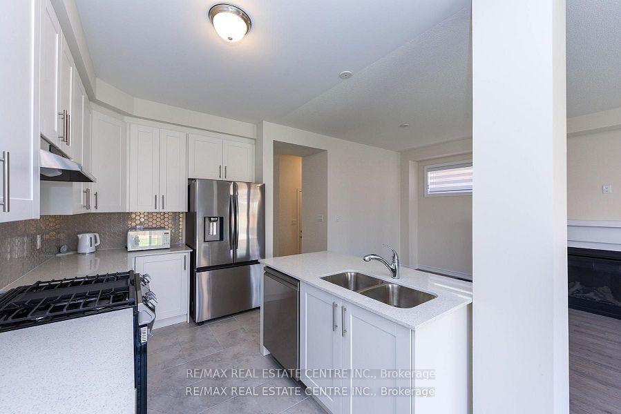 Photo 7 of 611 Bearberry Place, Milton, Cobban — HOMEH