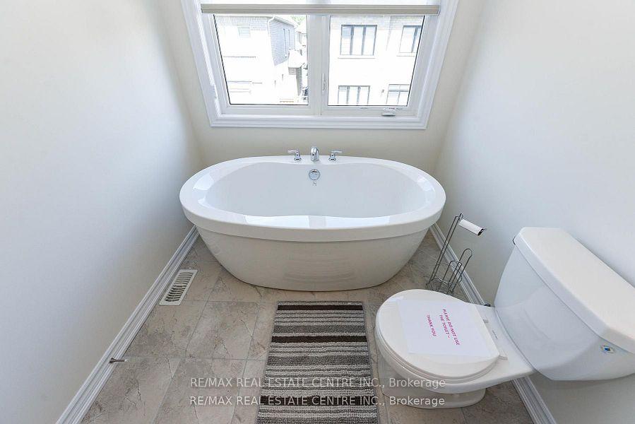 Photo 27 of 611 Bearberry Place, Milton, Cobban — HOMEH