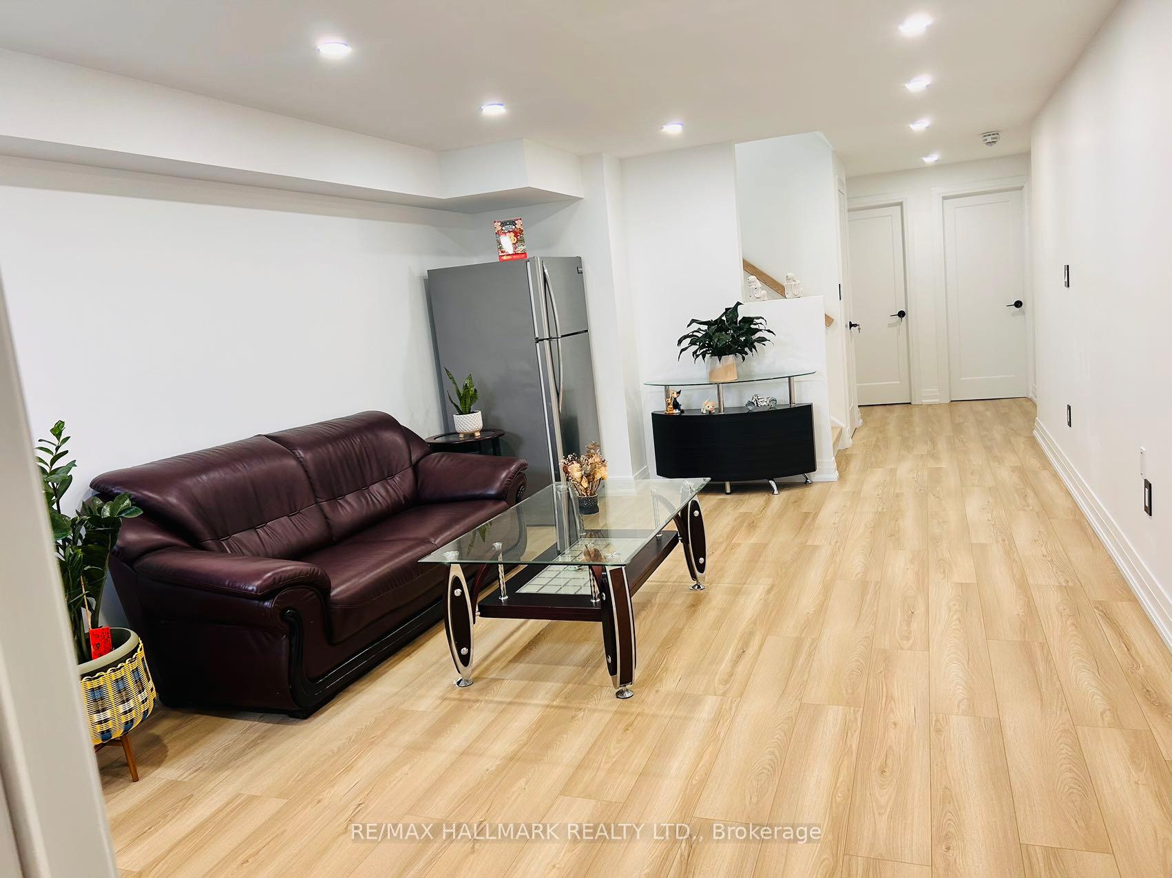 Photo 3 of Unit BSMT, 3 London Plane Drive, Markham, Berczy — HOMEH