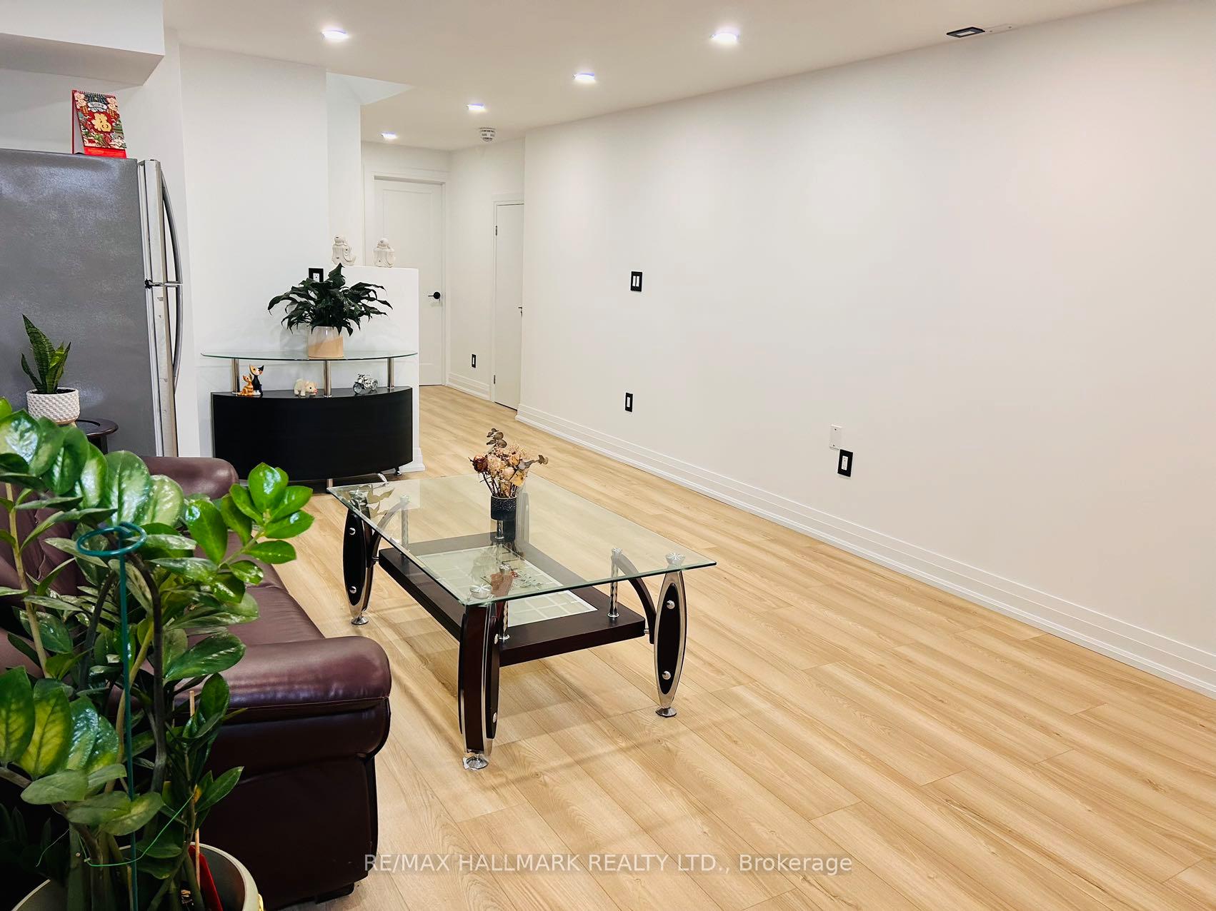 Photo 4 of Unit BSMT, 3 London Plane Drive, Markham, Berczy — HOMEH