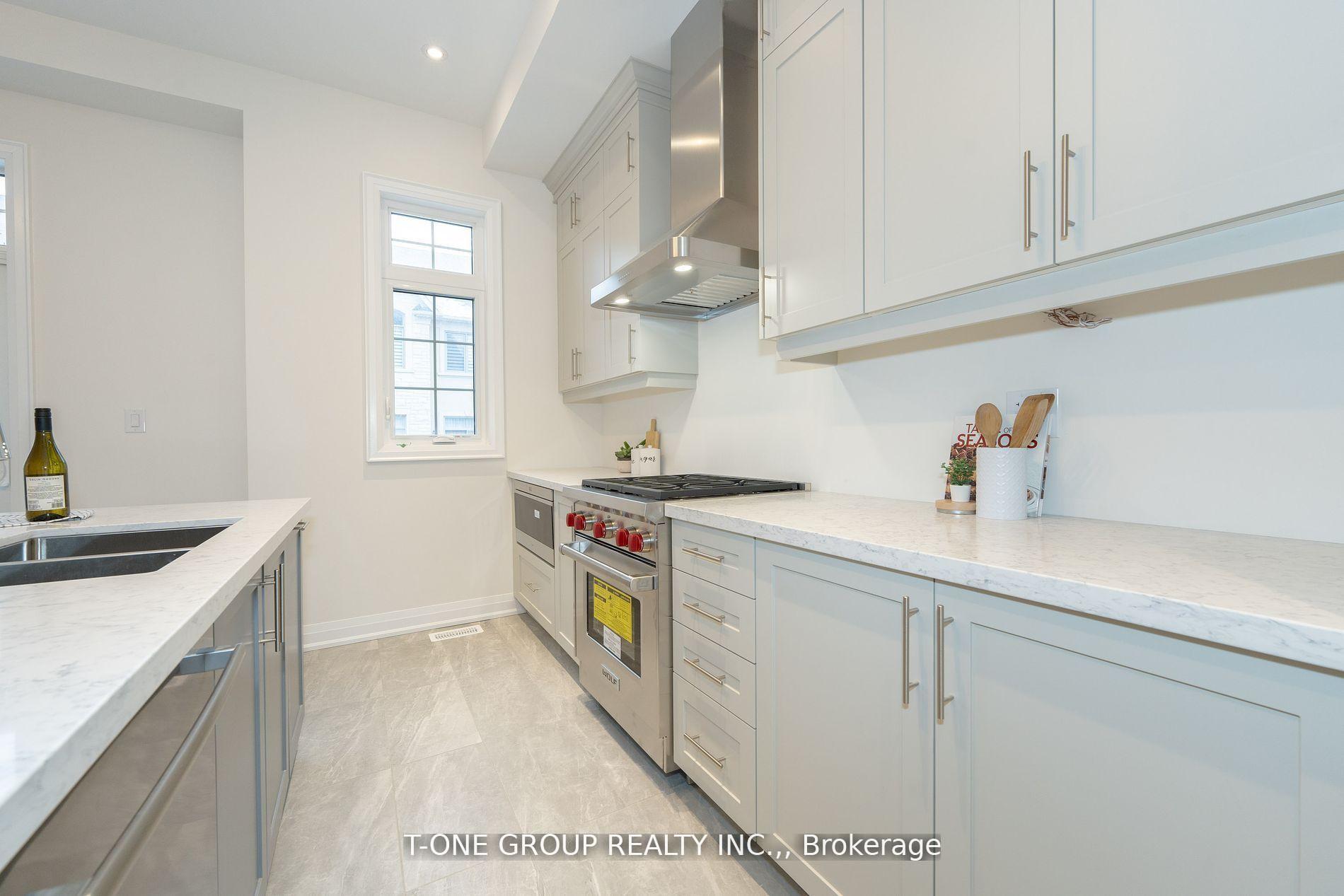 Photo 3 of 3 Bright Terrace Way, Markham, Angus Glen — HOMEH
