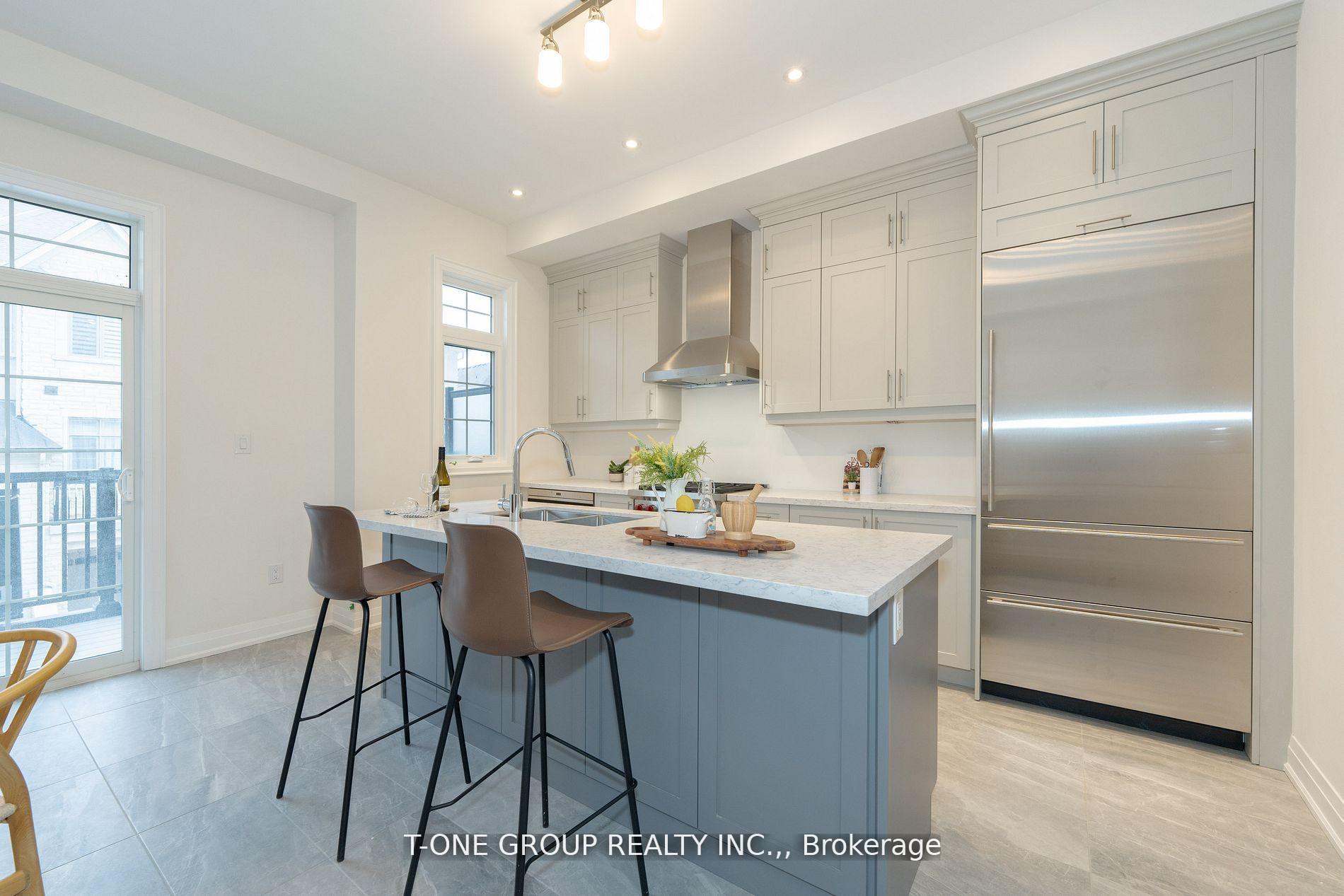 Photo 4 of 3 Bright Terrace Way, Markham, Angus Glen — HOMEH