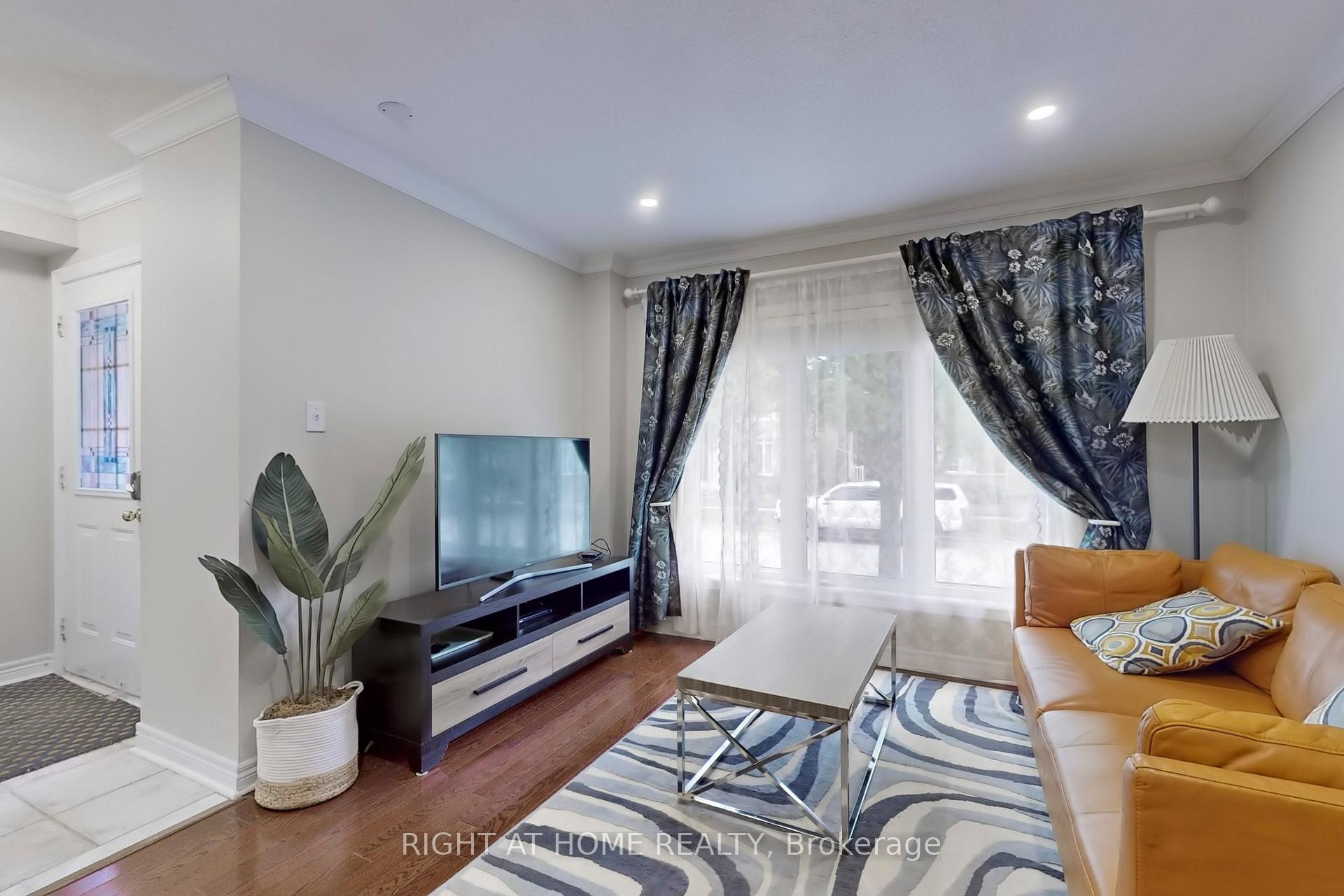 Photo 8 of 204 Everett Street, Markham, Wismer — HOMEH