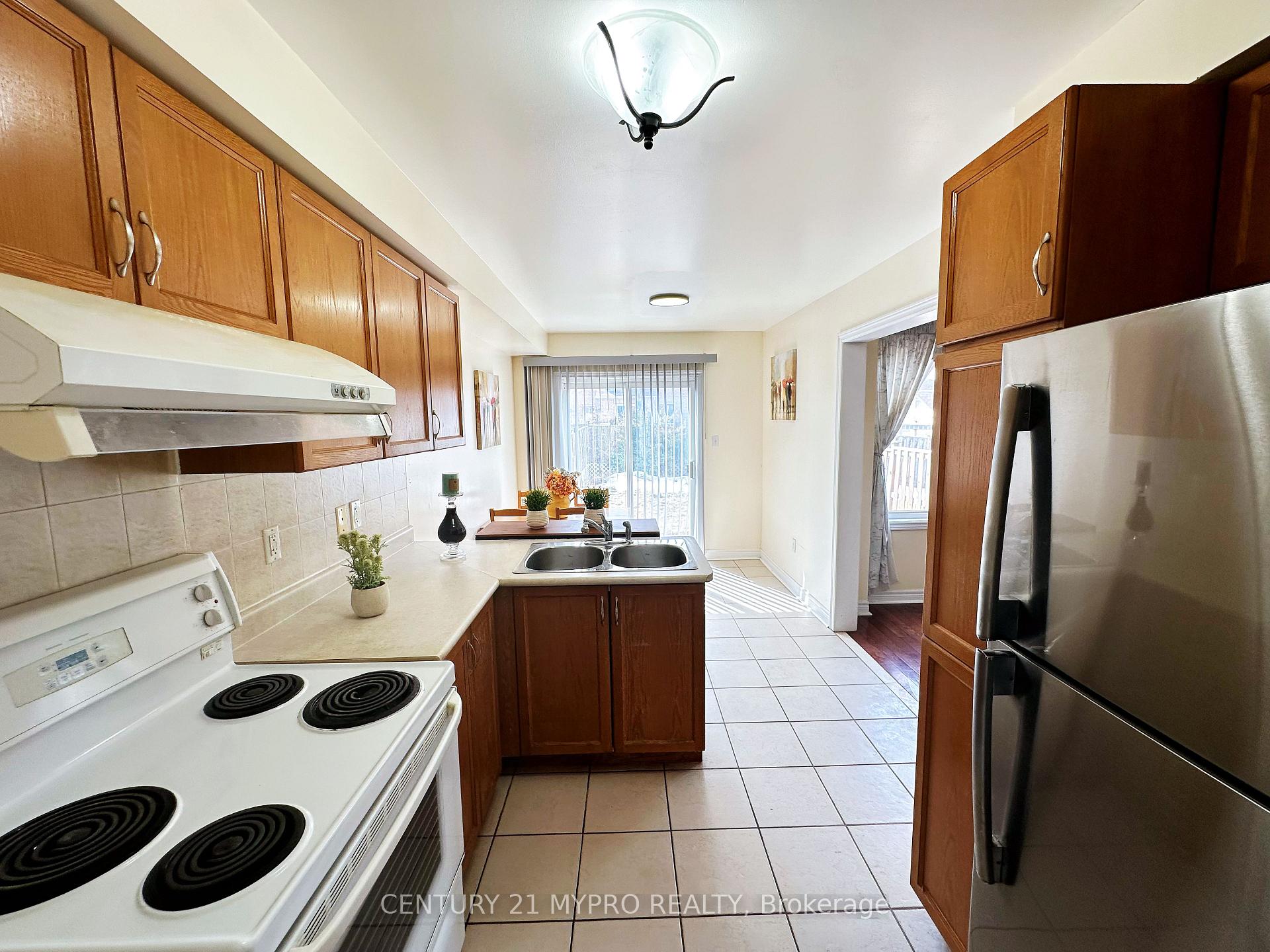 Photo 5 of 63 Bianca Drive, Markham, Village Green-South Unionville — HOMEH