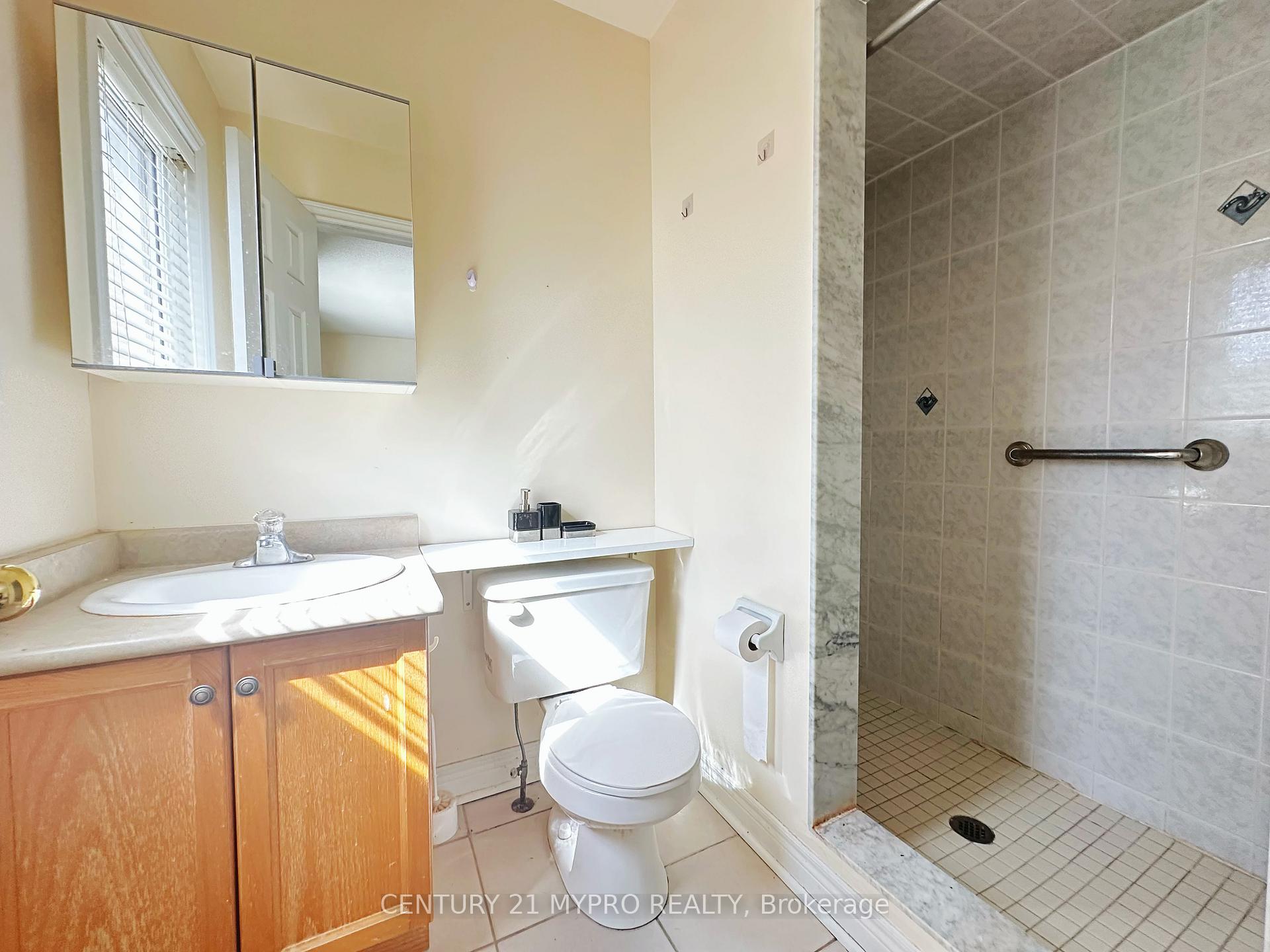 Photo 11 of 63 Bianca Drive, Markham, Village Green-South Unionville — HOMEH