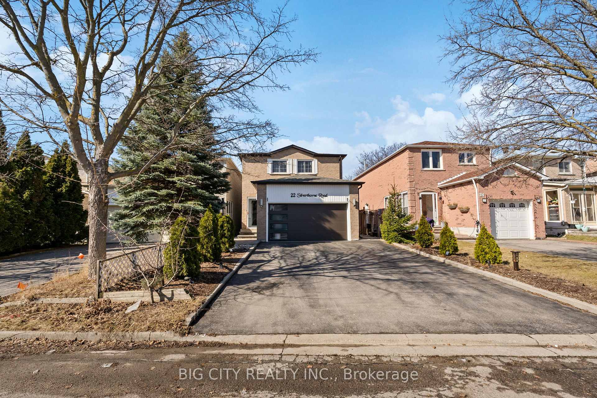 Photo 2 of 22 Silverthorne Road, Markham, Milliken Mills East — HOMEH