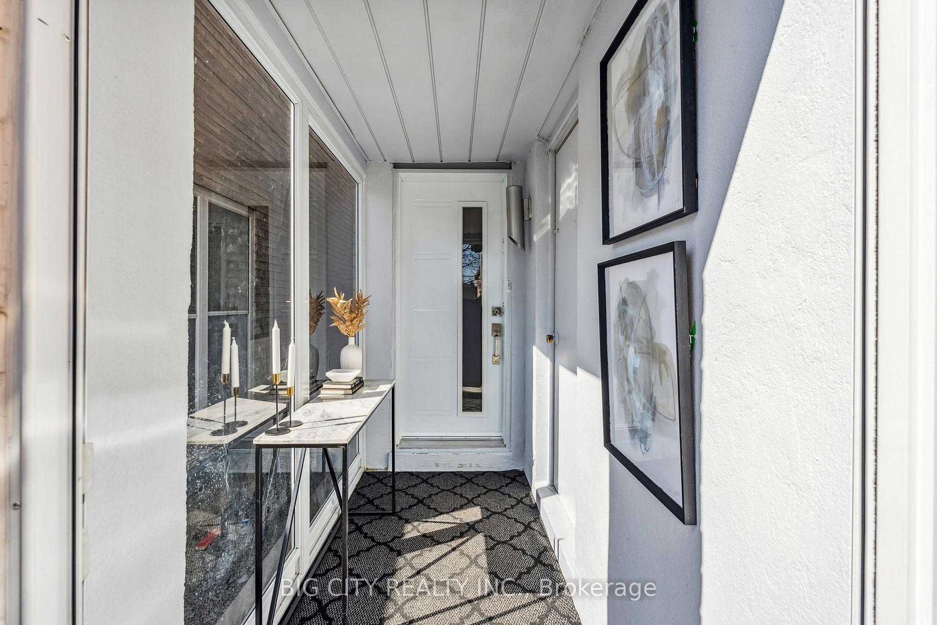 Photo 6 of 22 Silverthorne Road, Markham, Milliken Mills East — HOMEH