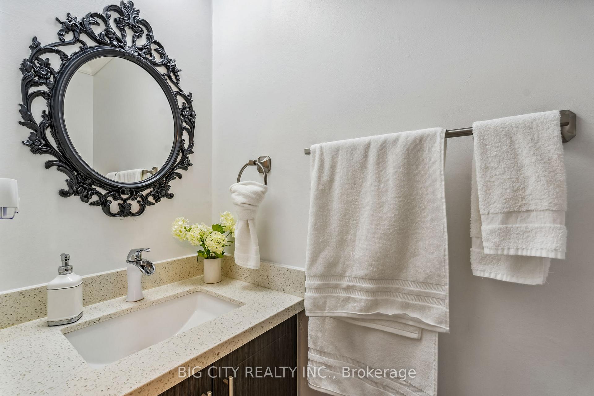 Photo 9 of 22 Silverthorne Road, Markham, Milliken Mills East — HOMEH