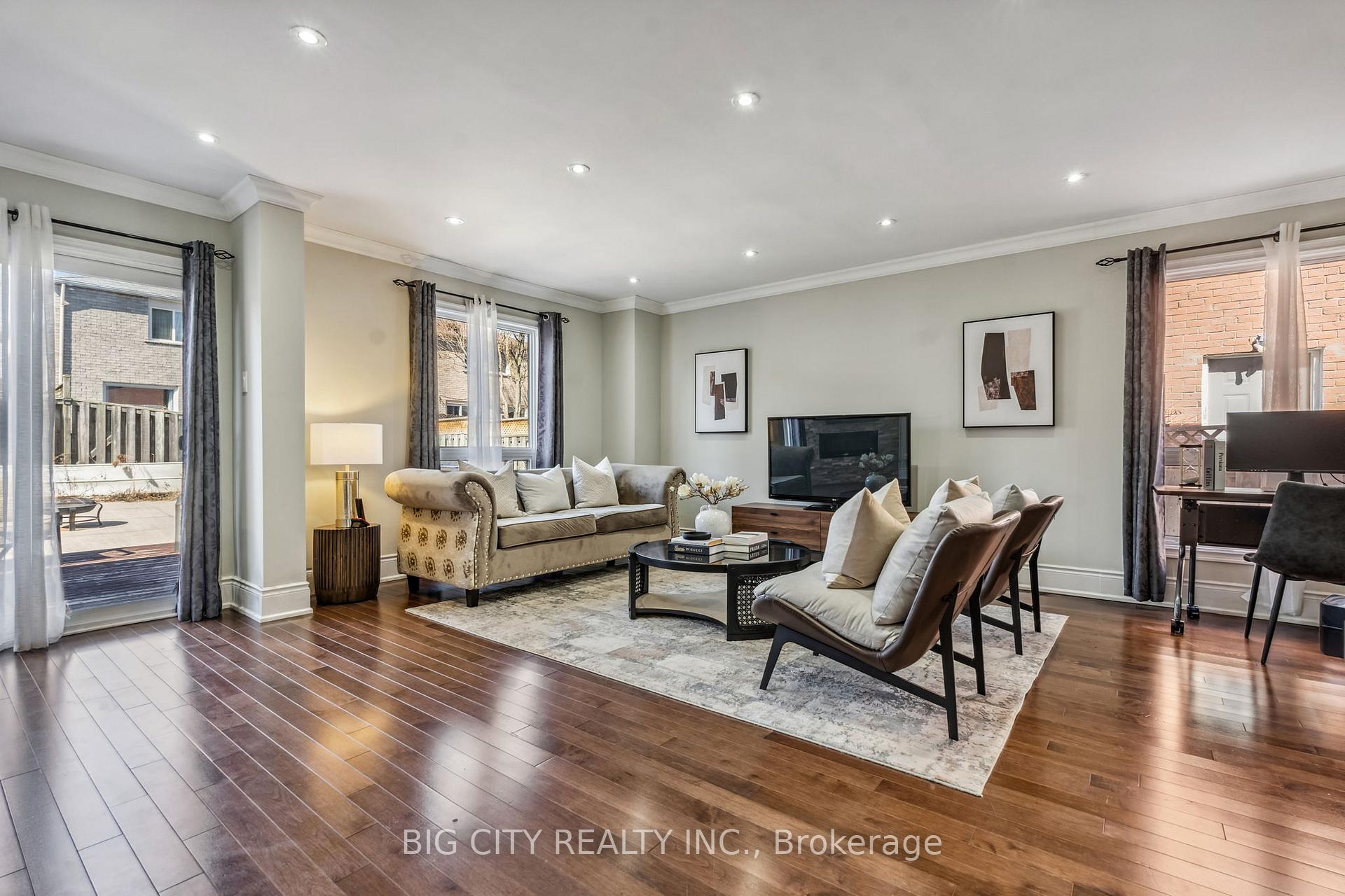 Photo 11 of 22 Silverthorne Road, Markham, Milliken Mills East — HOMEH
