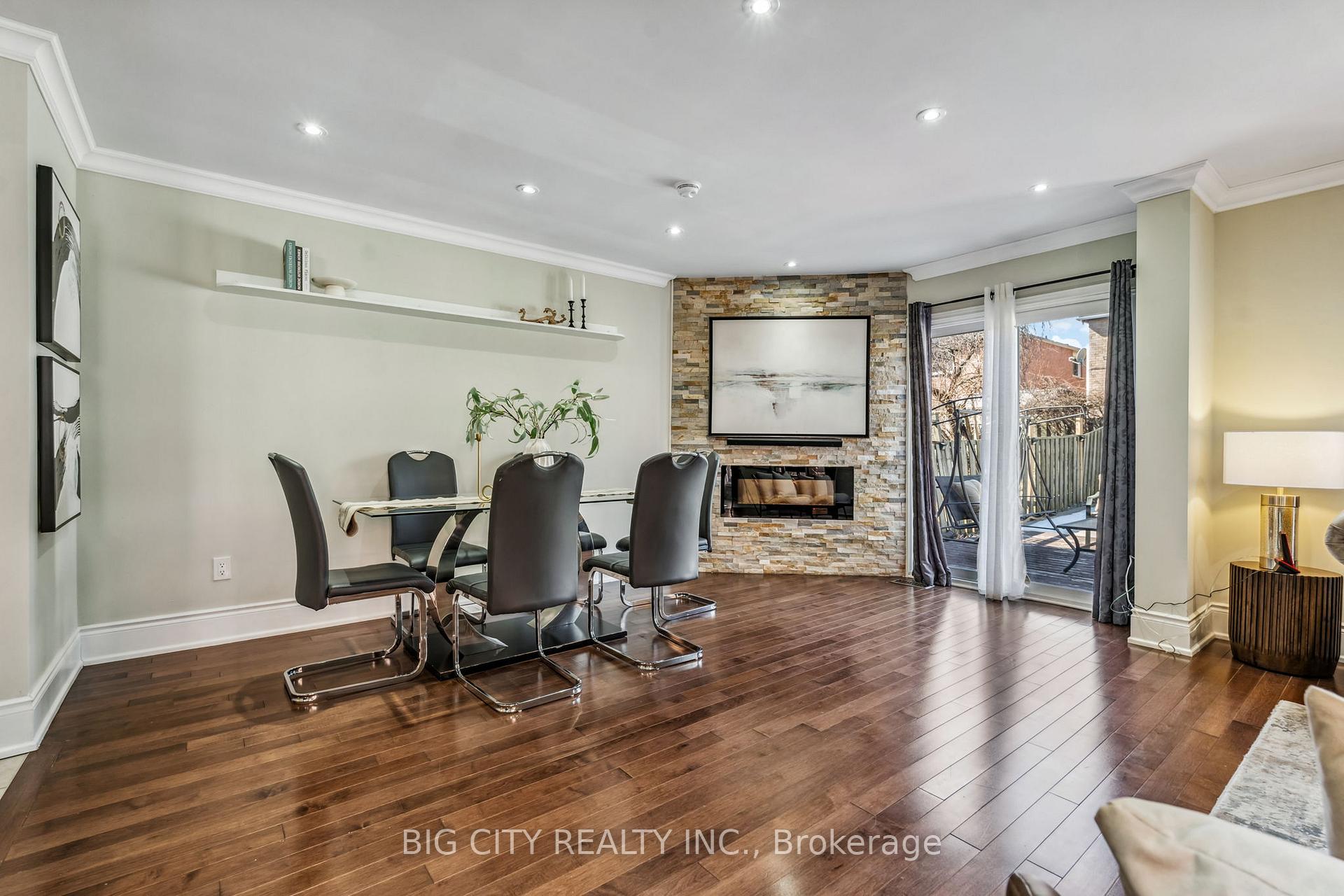 Photo 16 of 22 Silverthorne Road, Markham, Milliken Mills East — HOMEH