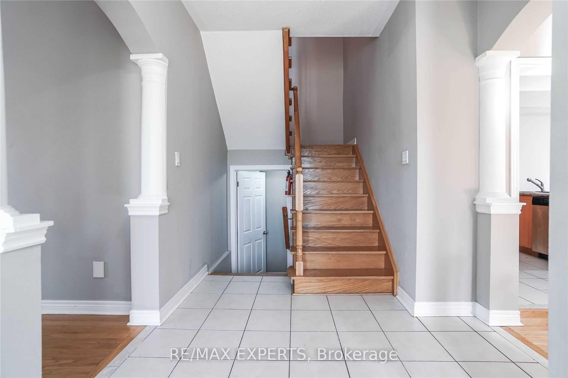 Photo 10 of 33 Saltspring Drive, Markham, Greensborough — HOMEH