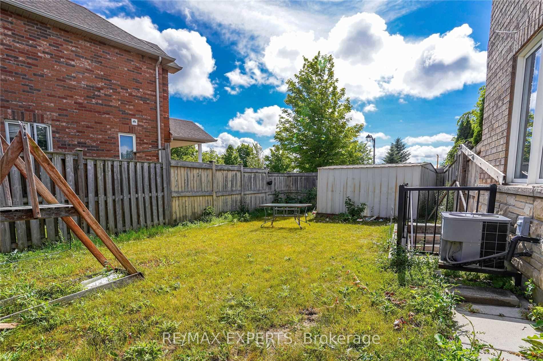 Photo 21 of 33 Saltspring Drive, Markham, Greensborough — HOMEH