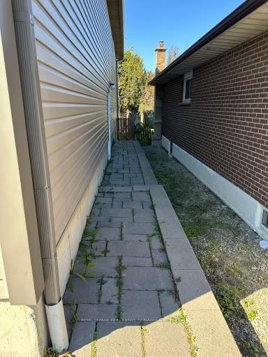 Photo 2 of Unit 2, 614 West 5th Street, Hamilton, Yeoville — HOMEH