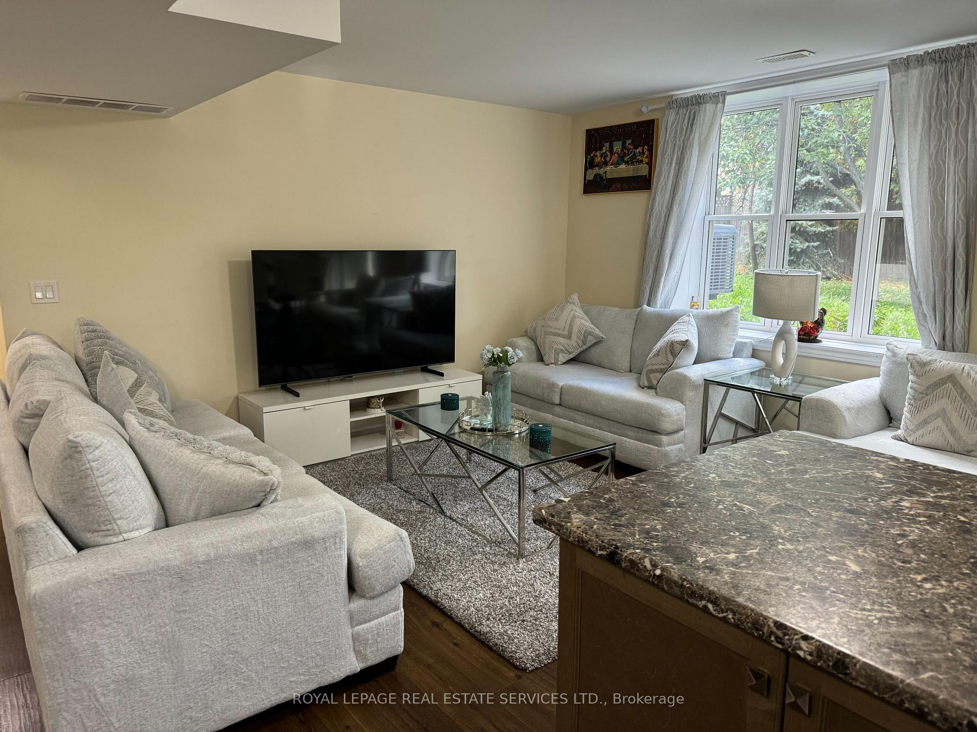 Photo 6 of Unit 2, 614 West 5th Street, Hamilton, Yeoville — HOMEH