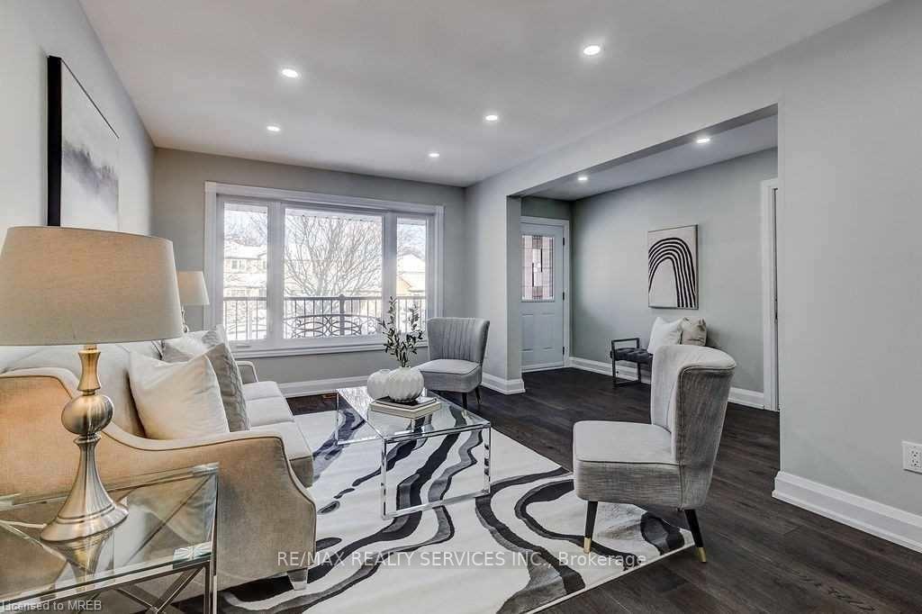 Photo 6 of 27 Novoco Drive, Hamilton, Gurnett — HOMEH