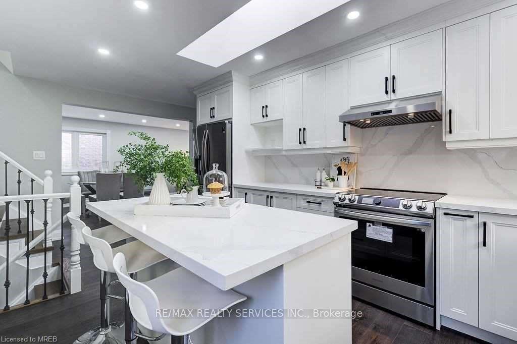 Photo 15 of 27 Novoco Drive, Hamilton, Gurnett — HOMEH