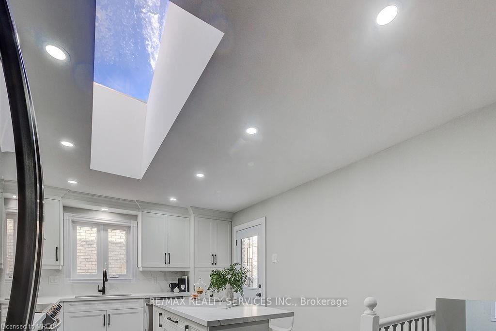 Photo 21 of 27 Novoco Drive, Hamilton, Gurnett — HOMEH