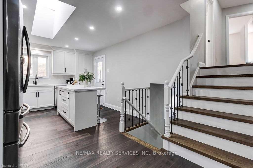 Photo 22 of 27 Novoco Drive, Hamilton, Gurnett — HOMEH