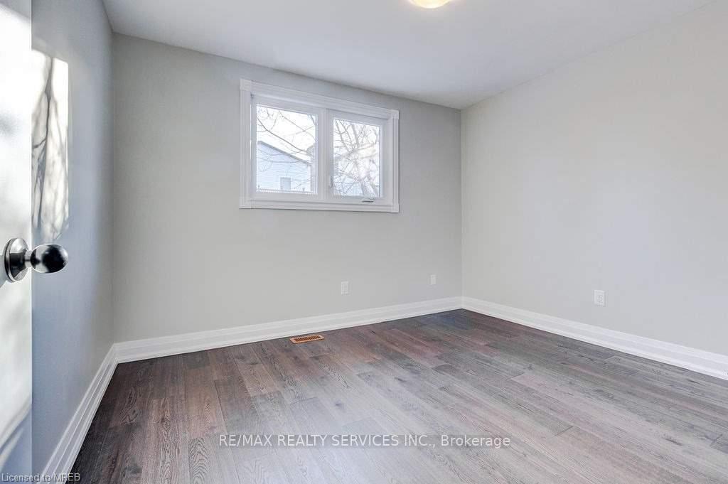 Photo 25 of 27 Novoco Drive, Hamilton, Gurnett — HOMEH