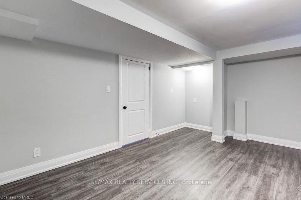 Photo 35 of 27 Novoco Drive, Hamilton, Gurnett — HOMEH