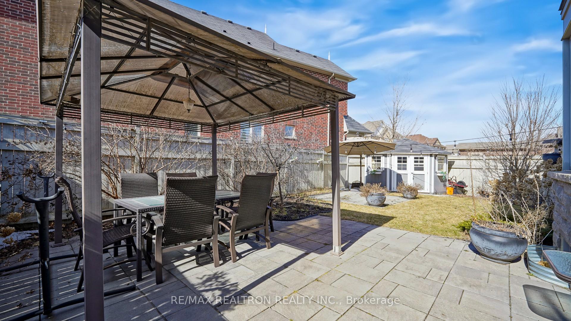 Photo 7 of 126 William Berczy Boulevard, Markham, Berczy — HOMEH