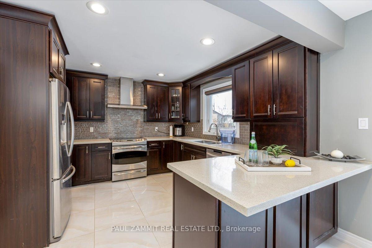 Photo 10 of 71 Morgan Avenue, Markham, Thornhill — HOMEH