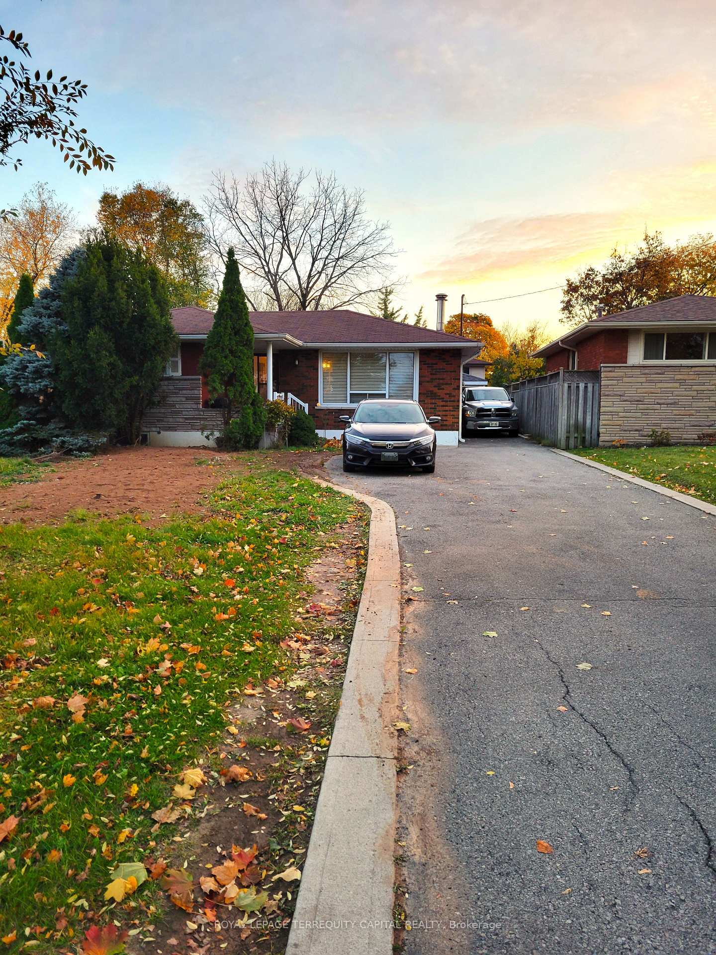 Front of Unit Lower, 373 Mohawk Road W