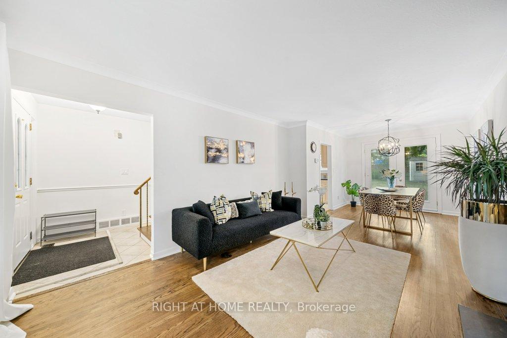 Photo 11 of 6 Almond Avenue, Markham, Grandview — HOMEH