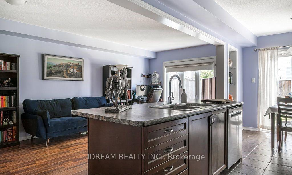 Photo 12 of 21 Lynch Crescent, Hamilton, Binbrook — HOMEH