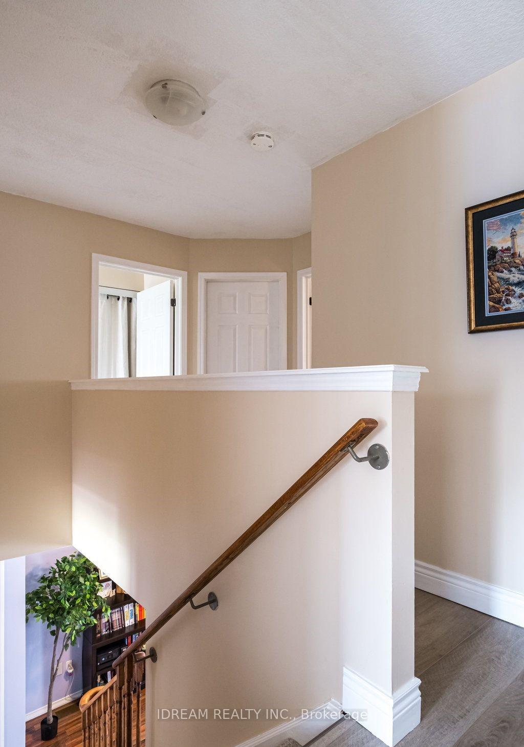 Photo 16 of 21 Lynch Crescent, Hamilton, Binbrook — HOMEH