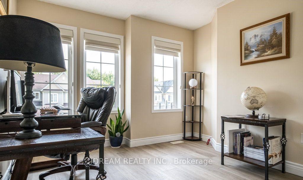 Photo 17 of 21 Lynch Crescent, Hamilton, Binbrook — HOMEH