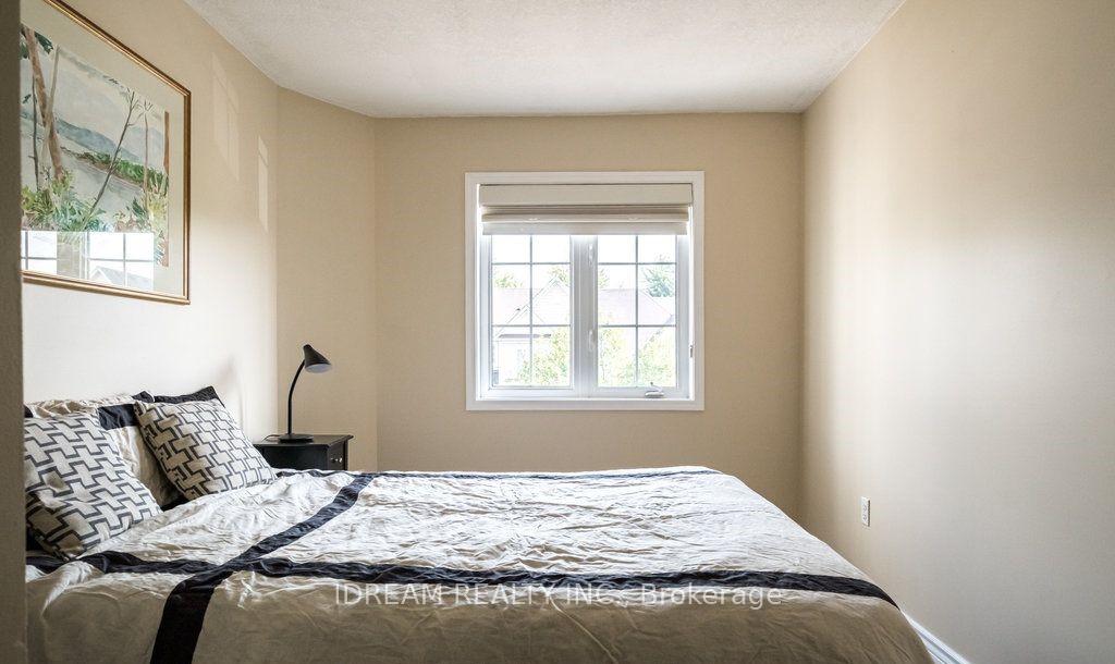 Photo 23 of 21 Lynch Crescent, Hamilton, Binbrook — HOMEH