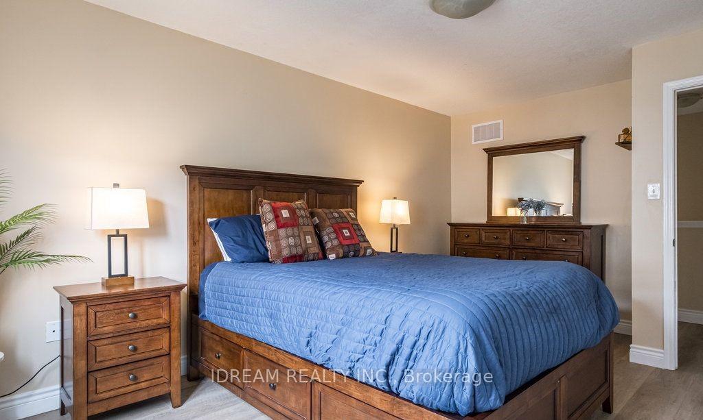 Photo 26 of 21 Lynch Crescent, Hamilton, Binbrook — HOMEH