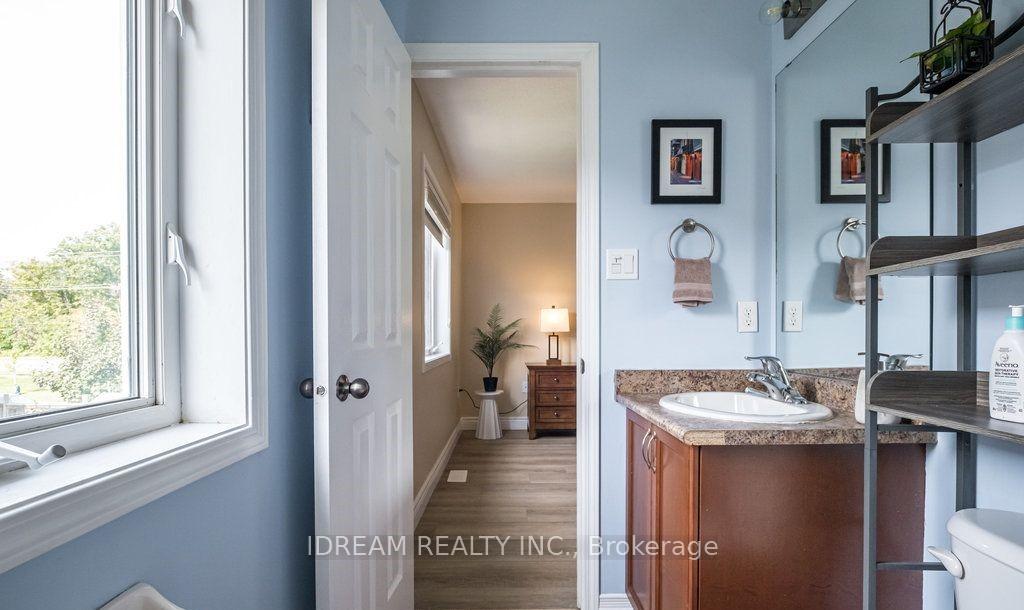 Photo 31 of 21 Lynch Crescent, Hamilton, Binbrook — HOMEH