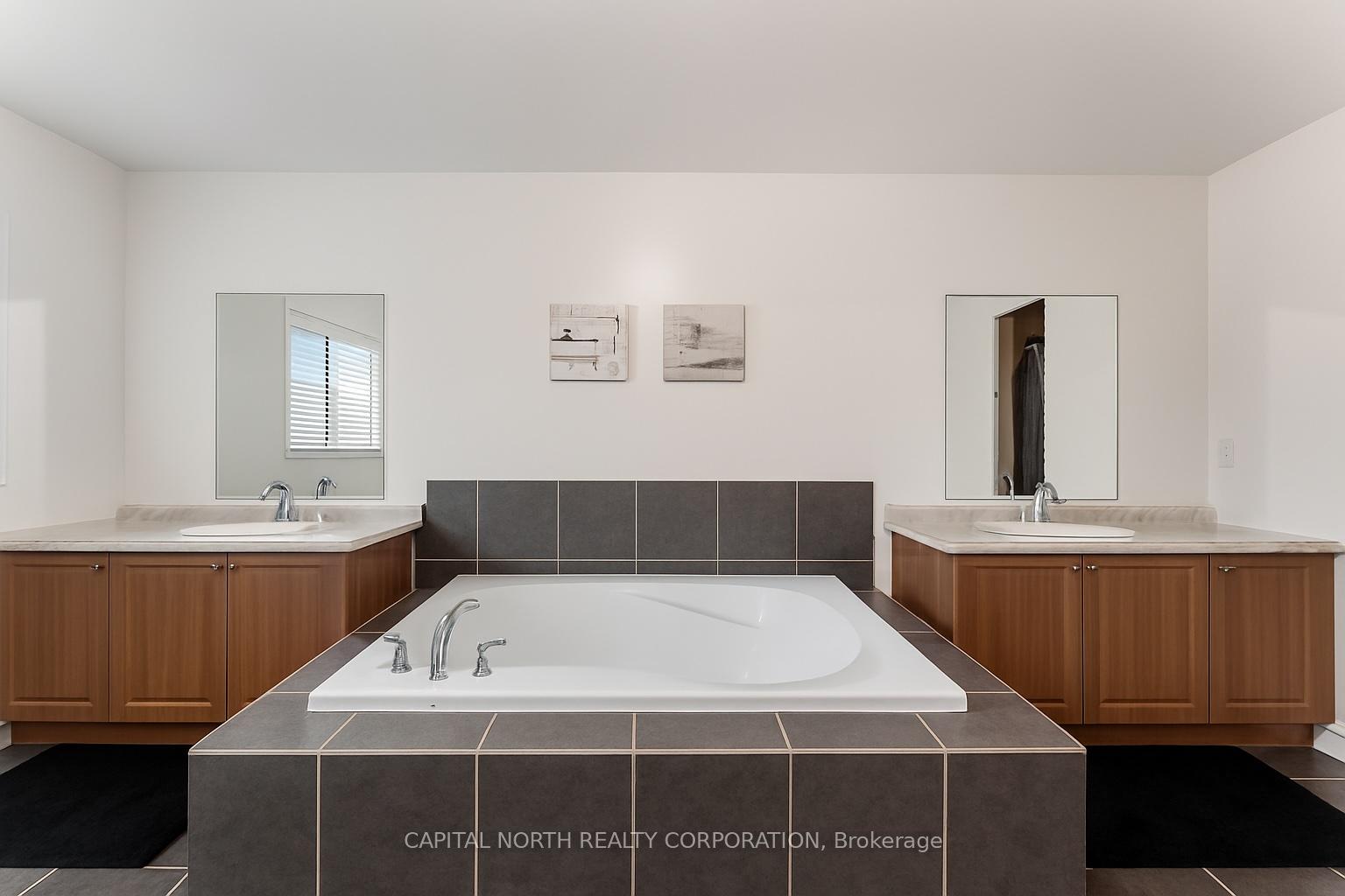 Photo 8 of 463 Ollerenshaw Point, Milton, Harrison — HOMEH