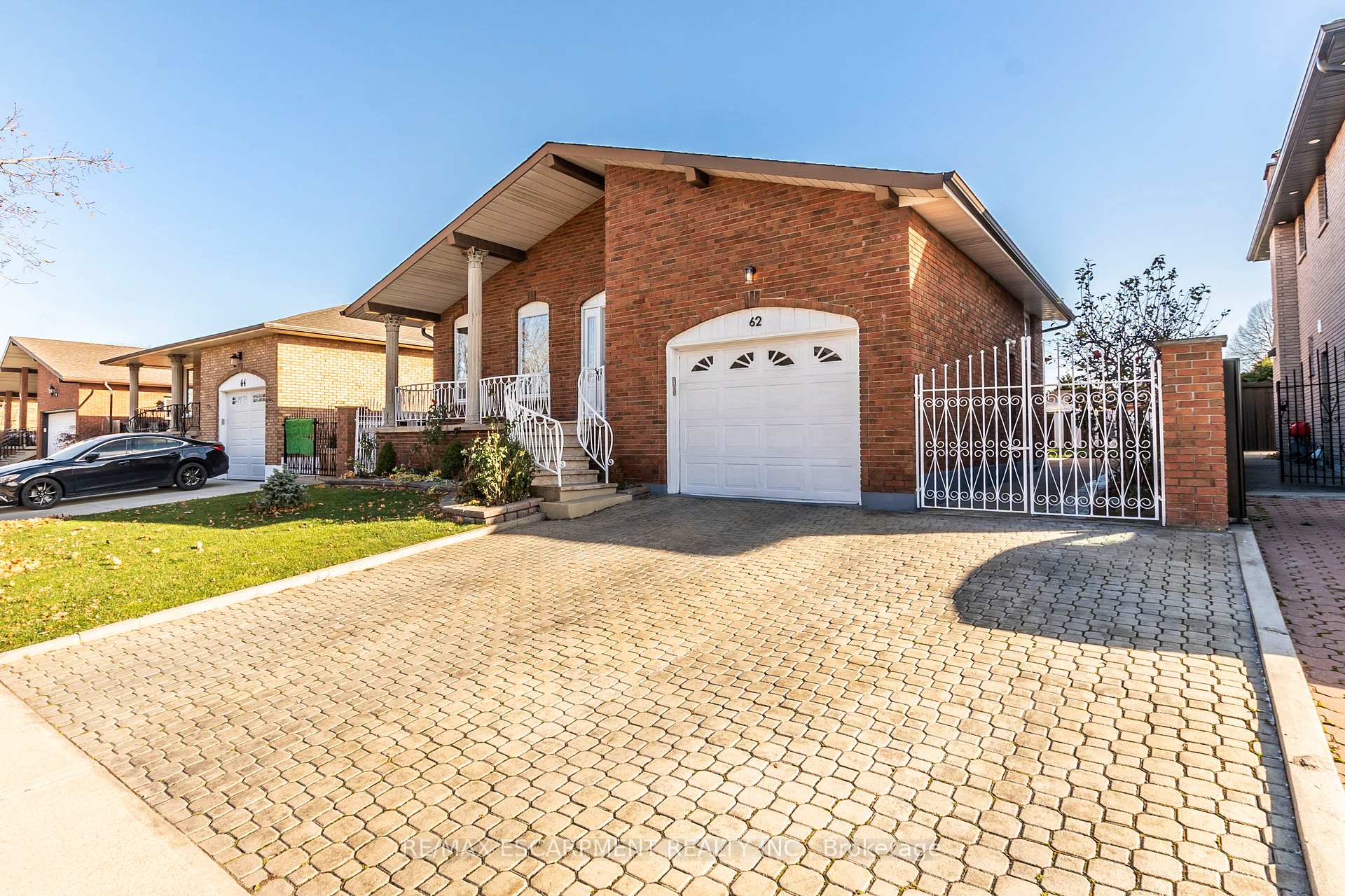 Photo 2 of Unit Upper, 62 Henley Drive, Hamilton, Stoney Creek — HOMEH