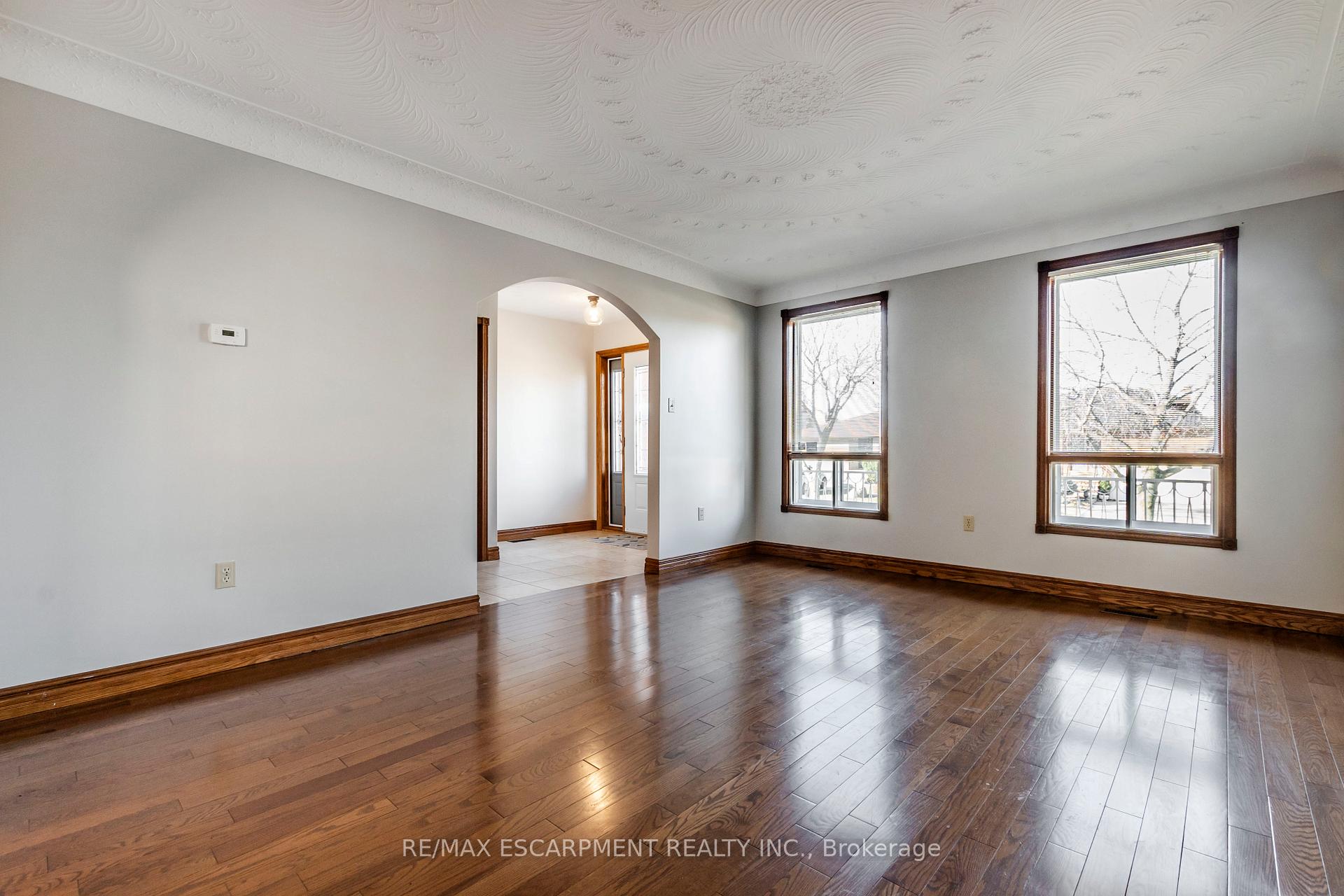 Photo 8 of Unit Upper, 62 Henley Drive, Hamilton, Stoney Creek — HOMEH