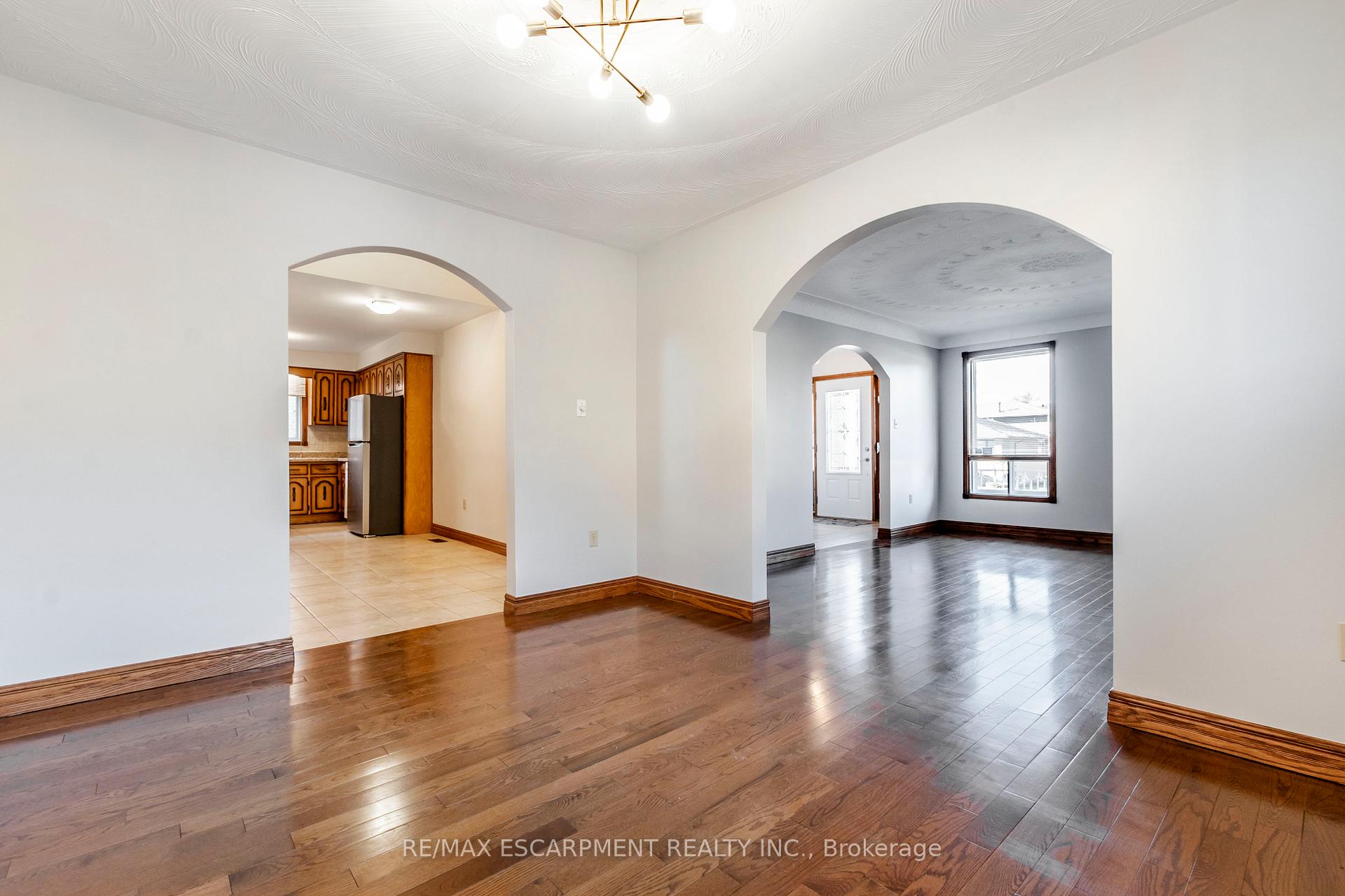 Photo 11 of Unit Upper, 62 Henley Drive, Hamilton, Stoney Creek — HOMEH