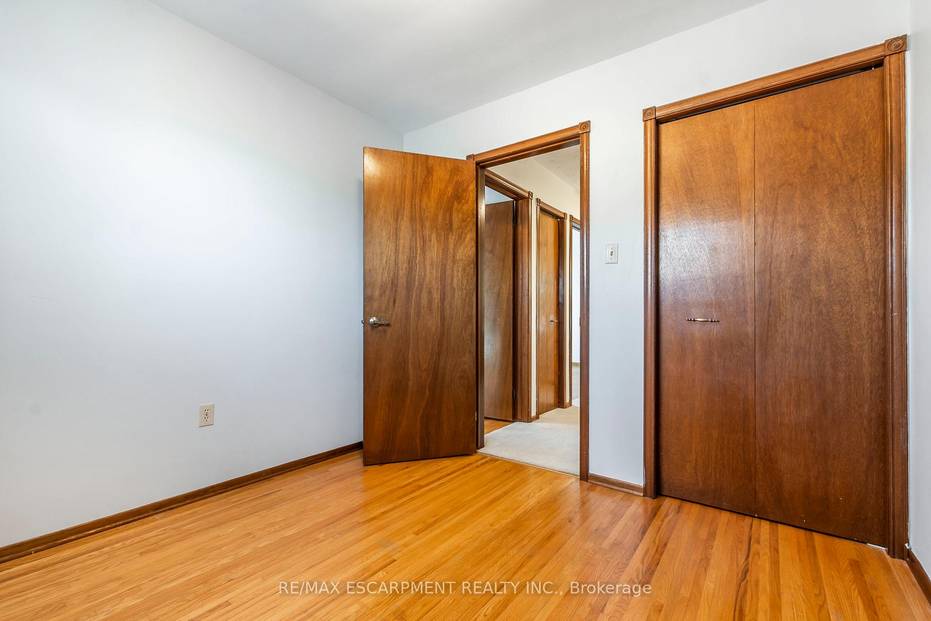 Photo 21 of Unit Upper, 62 Henley Drive, Hamilton, Stoney Creek — HOMEH