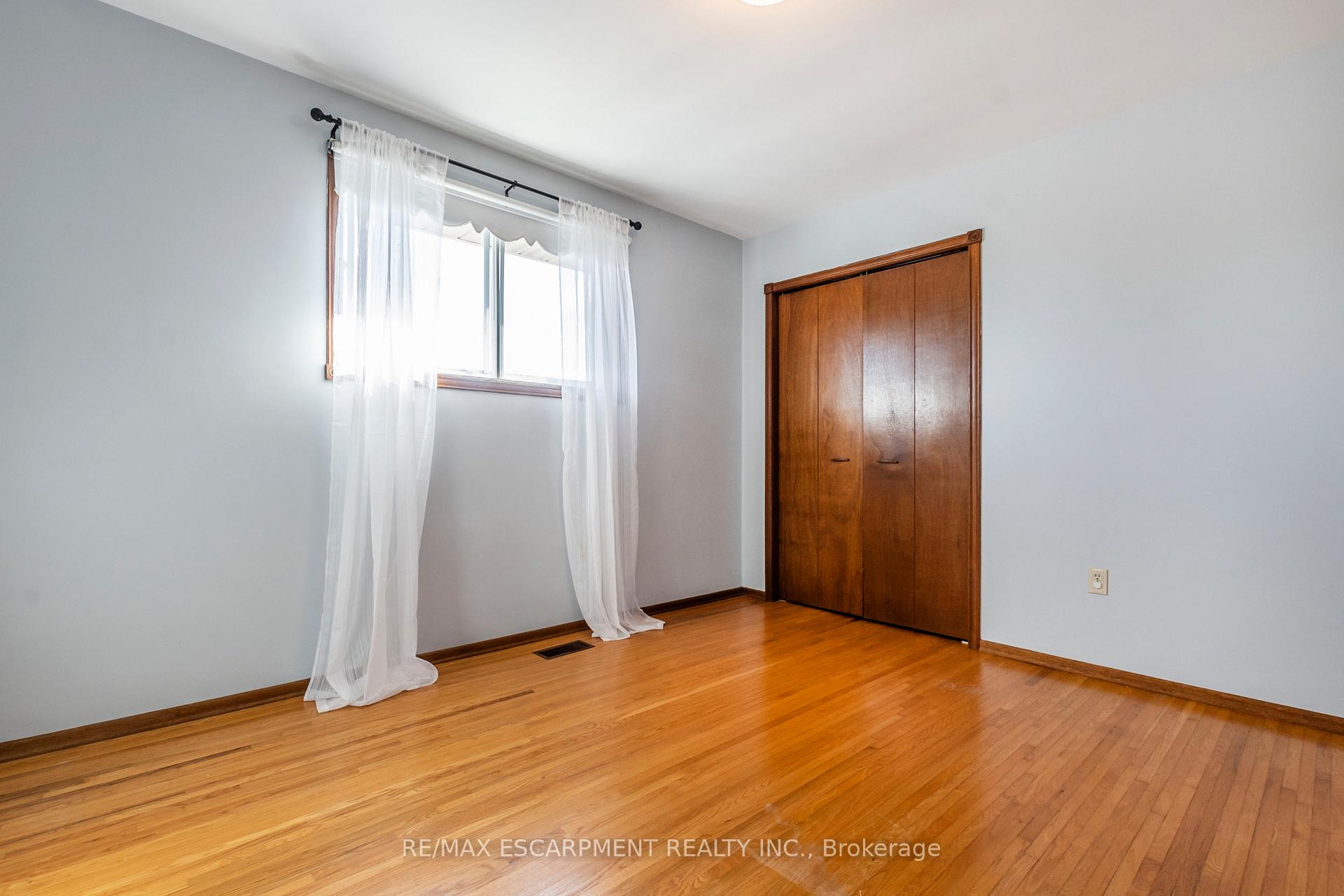 Photo 24 of Unit Upper, 62 Henley Drive, Hamilton, Stoney Creek — HOMEH