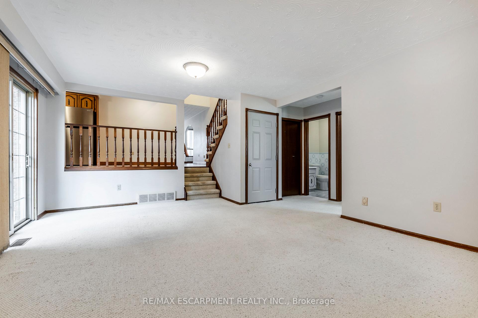 Photo 28 of Unit Upper, 62 Henley Drive, Hamilton, Stoney Creek — HOMEH