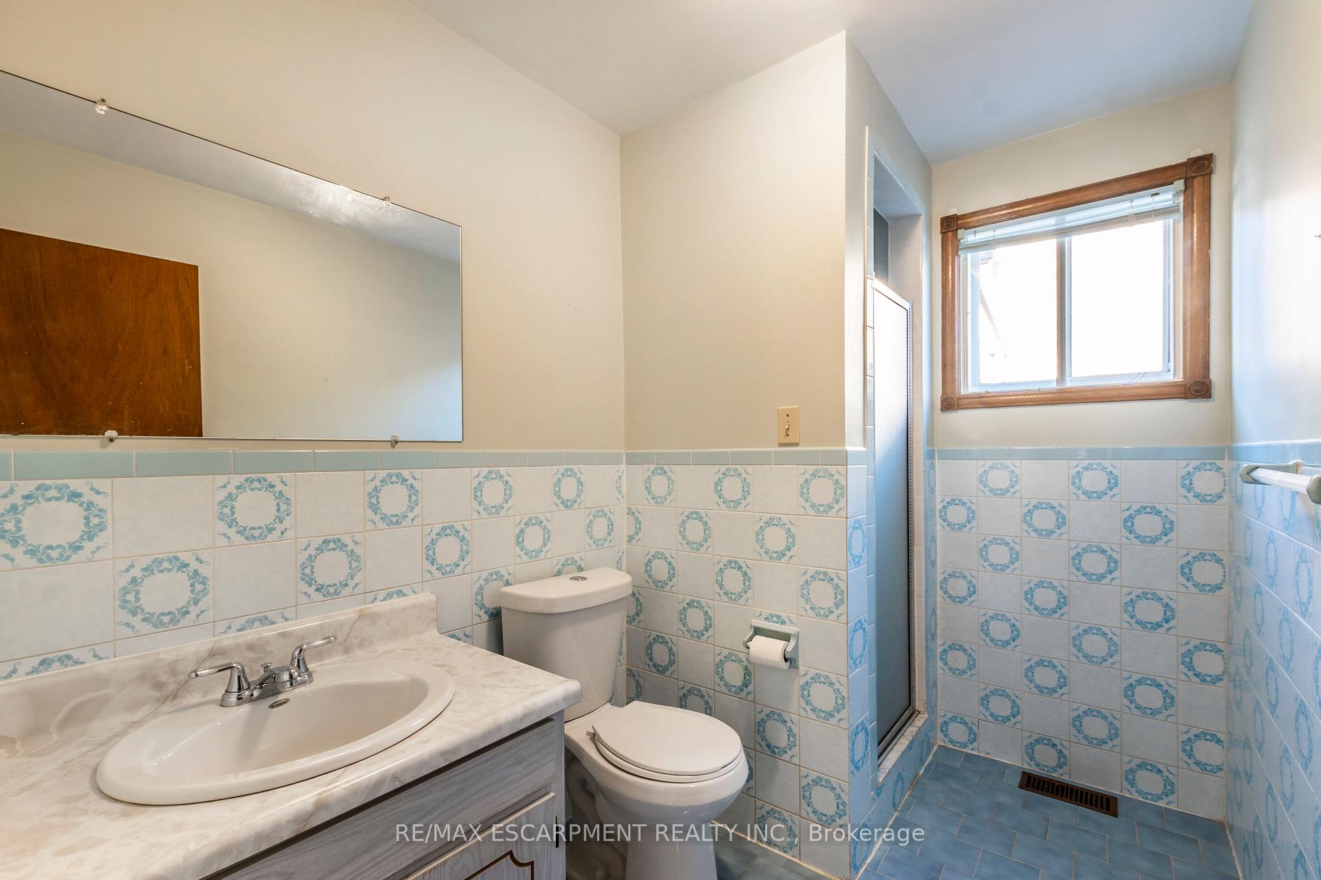 Photo 30 of Unit Upper, 62 Henley Drive, Hamilton, Stoney Creek — HOMEH