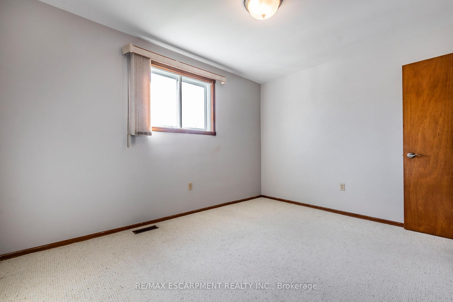 Photo 33 of Unit Upper, 62 Henley Drive, Hamilton, Stoney Creek — HOMEH