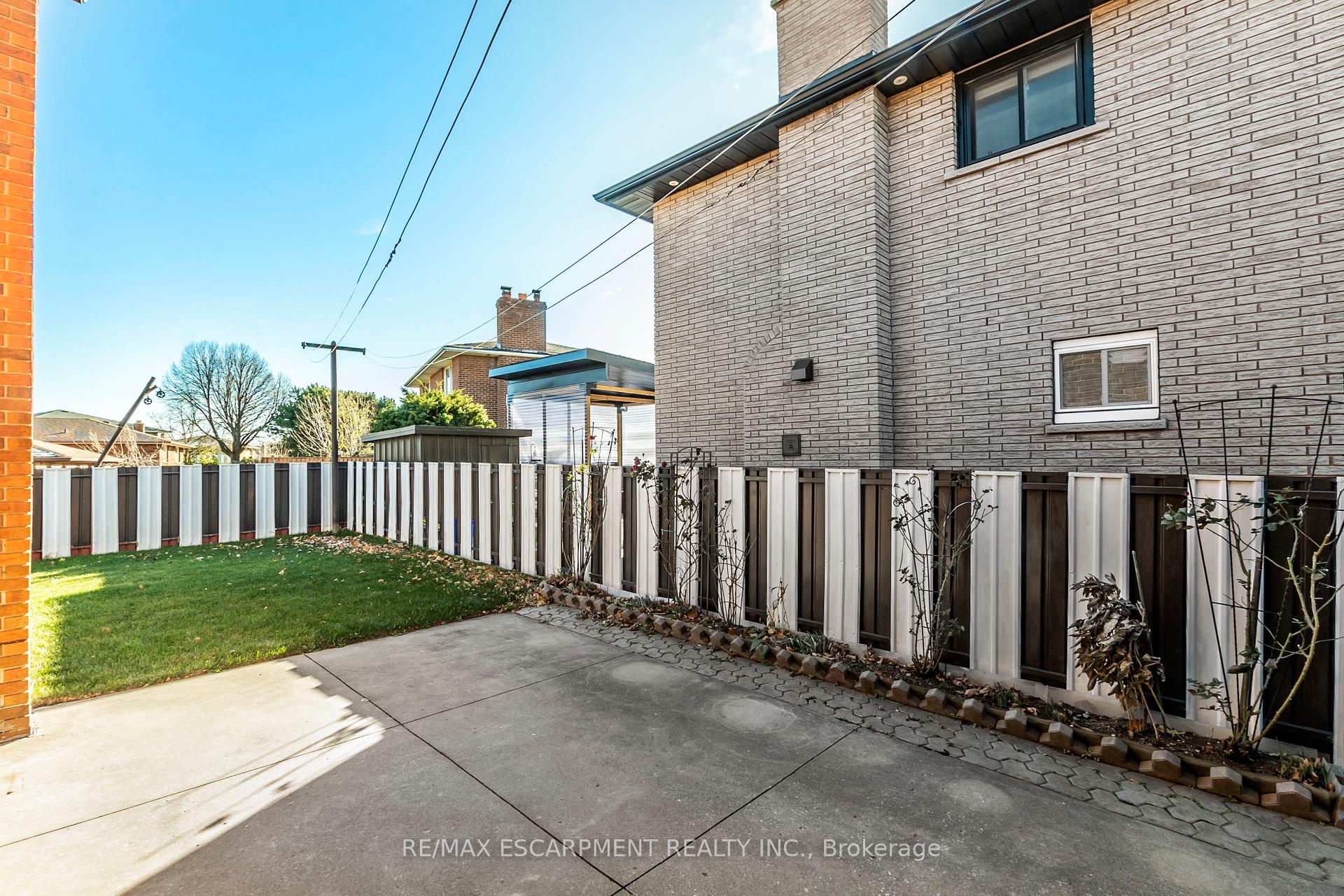 Photo 35 of Unit Upper, 62 Henley Drive, Hamilton, Stoney Creek — HOMEH