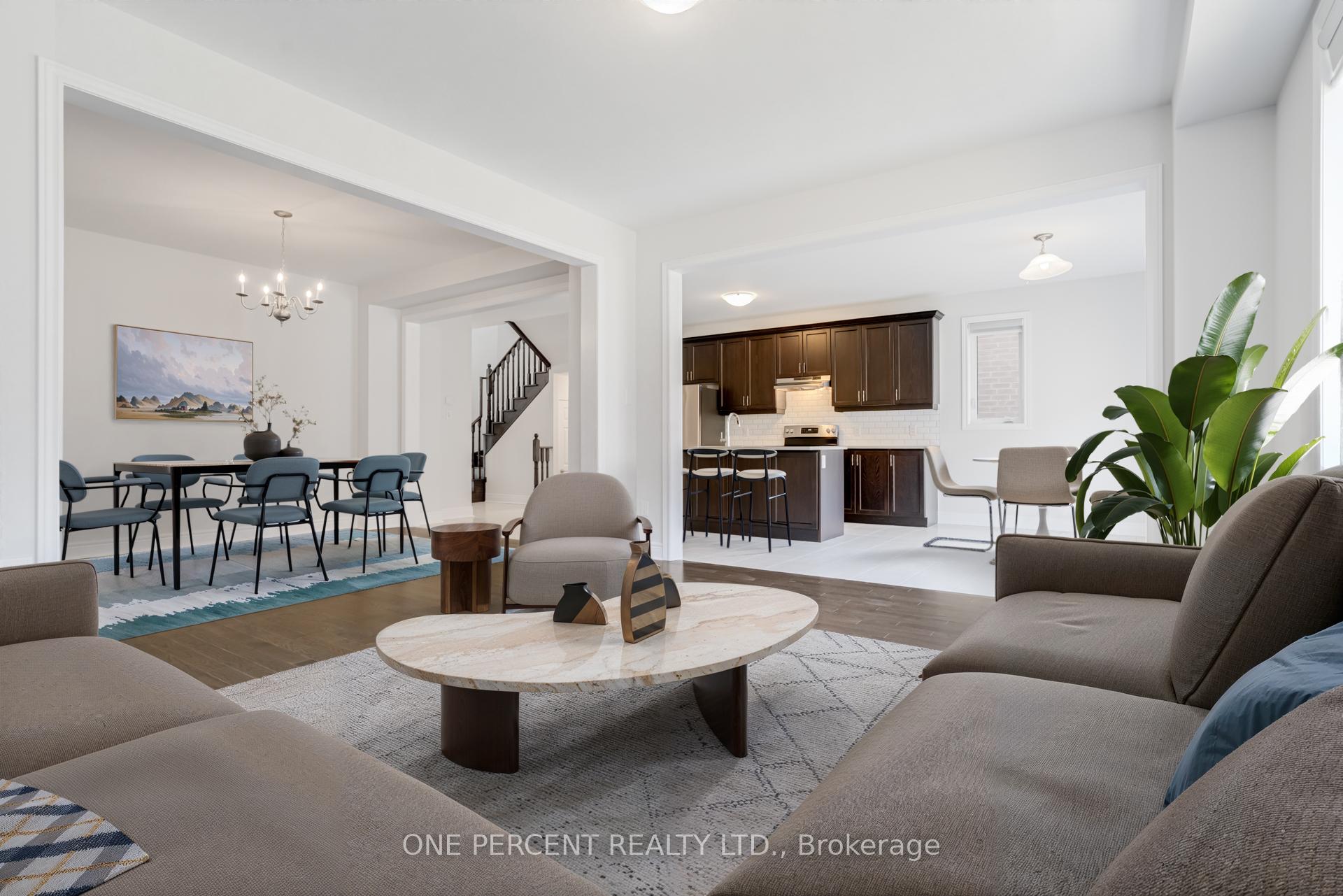 Photo 2 of 18 Lepp Drive, Markham, Middlefield — HOMEH